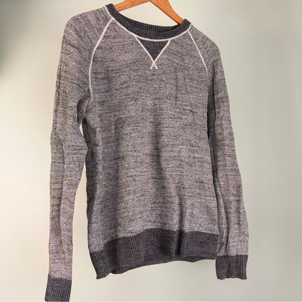 GAP LONG SLEEVE KNITTED SWEATER
